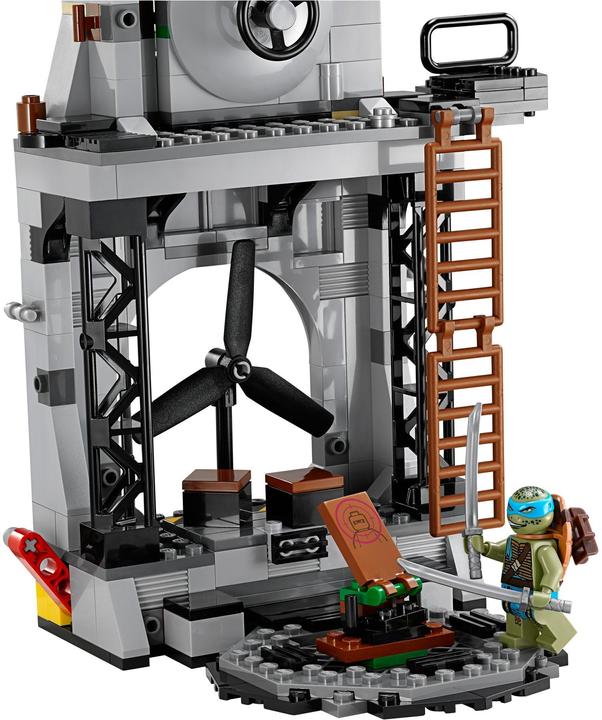Actual product image LEGO Teenage Mutant Ninja attack on the Turtle hideout (79117)