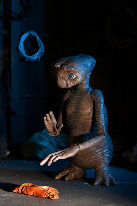 Actual product image Neca E.T. - The Extra-Terrestrial: Ultimate E.T.
