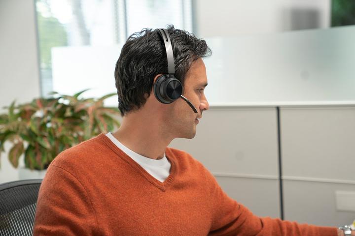 Produktbild Poly Voyager Focus 2 UC (Kabellos, USB-A)