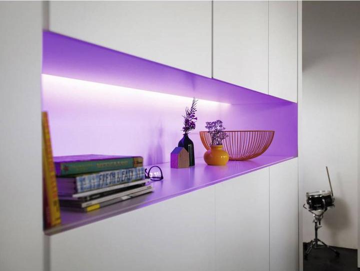 Image du produit Philips Hue Lightstrip Plus (RGBW, 200 cm, Intérieur)