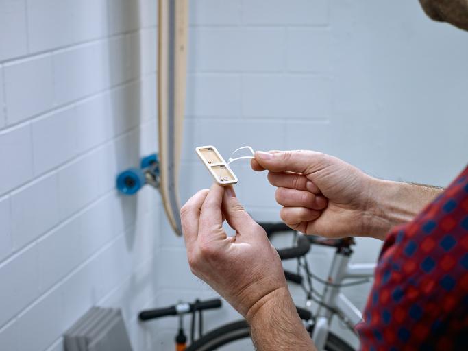 Image du produit tesa Vis à coller pour maçonnerie & pierre, carrée