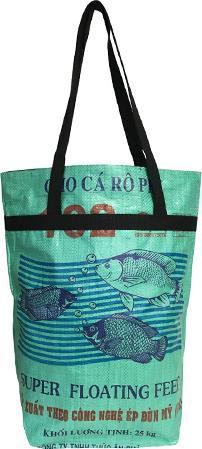 Produktbild Bekos Upcycling - Grosse Einkaufstasche aus recycelten Fischfuttersäcke grün
