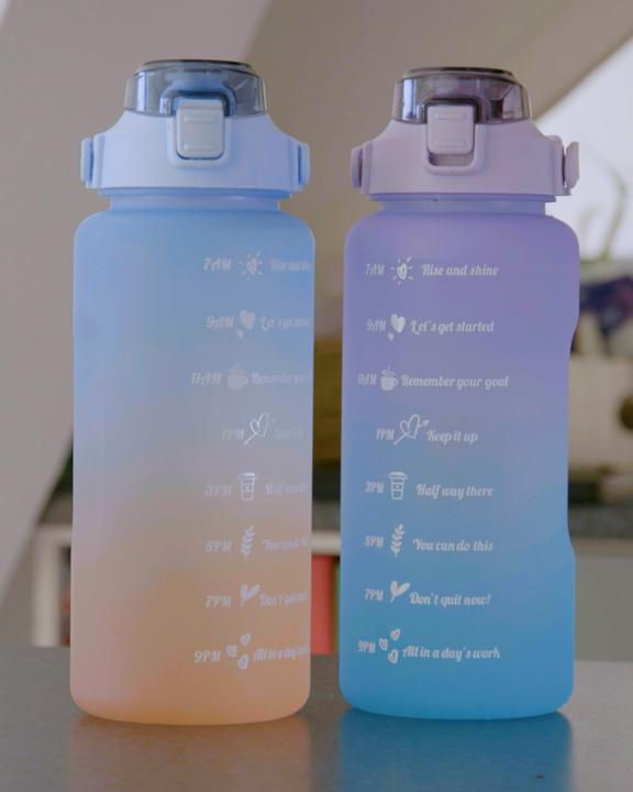 Produktbild Stride Trinkflasche mit Zeit Markierung (2 l)