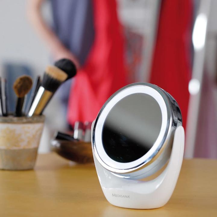 Actual product image Medisana CM 835 2in1 Cosmetic mirror, Ø 12 cm