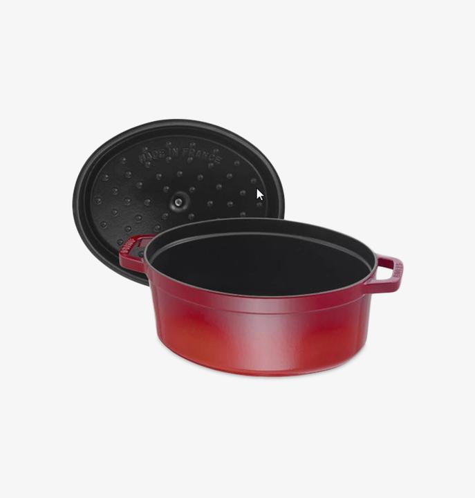 Actual product image Staub Roaster oval cherry red (23 cm, Casserole + Stewpot, Cast iron, Enamel)