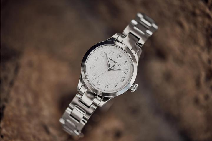 Actual product image Victorinox Alliance XS (Analogue wristwatch, Swiss made, 28 mm)