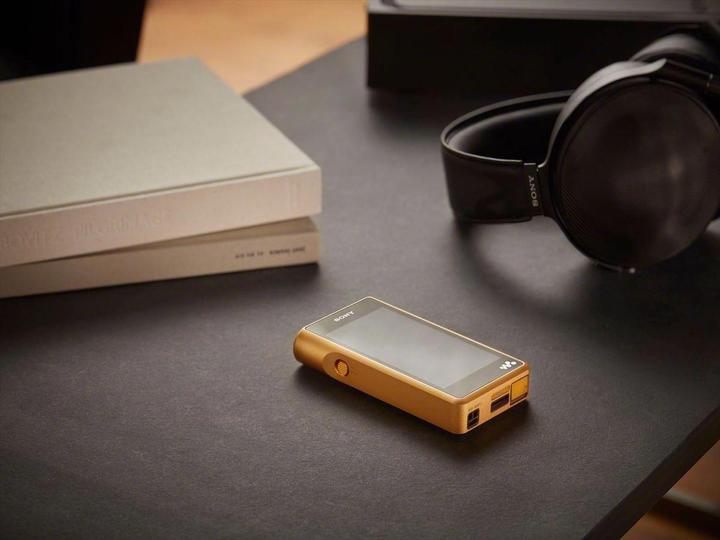 Actual product image Sony MDR-Z1R Signature Series (No noise cancelling, Cable)