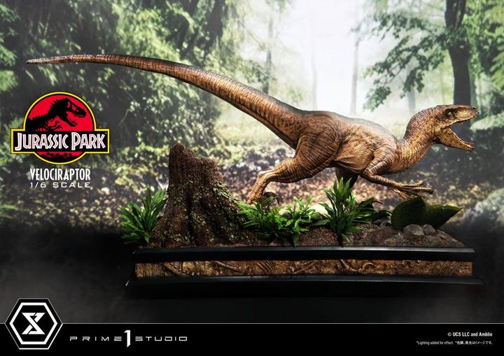 Actual product image Prime 1 Studio Jurassic Park Legacy Museum Collection Velociraptor Attack