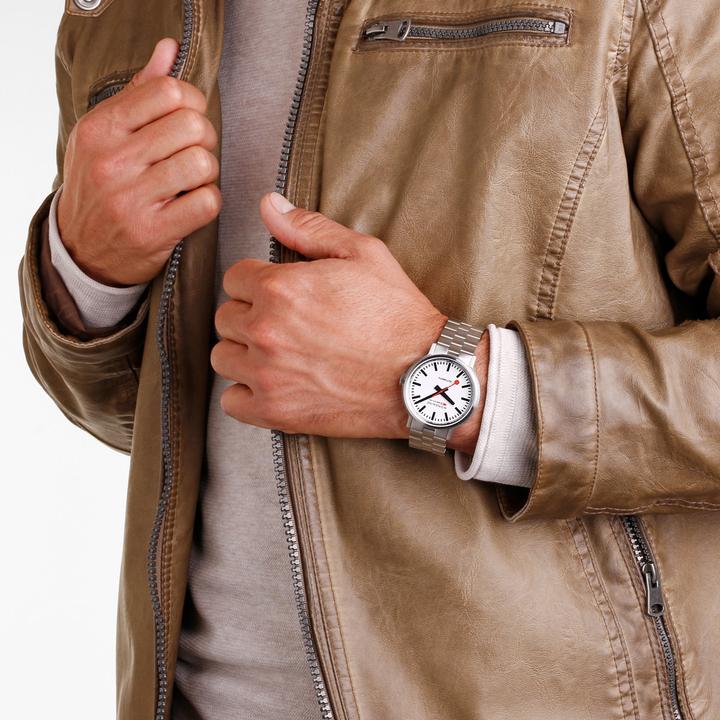 Actual product image Mondaine The Original (Analogue wristwatch, 41 mm)