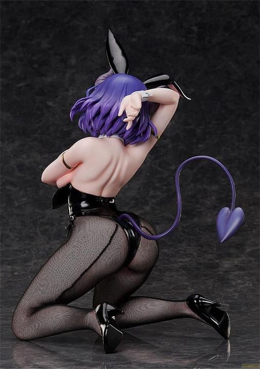 Actual product image FREEing Vermeil in Gold statuette PVC 1/4 Vermeil: Bunny Ver. 35 cm