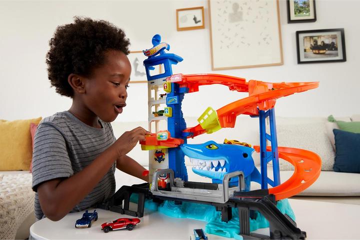 Actual product image Hot Wheels HW City shark attack playset