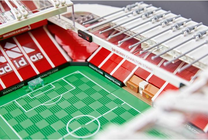 Image du produit LEGO Old Trafford - Manchester United (10272, LEGO Creator Expert, LEGO difficiles à trouver)