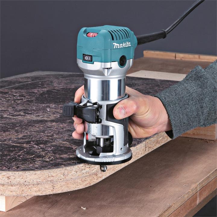 Image du produit Makita Rt0702cx2j