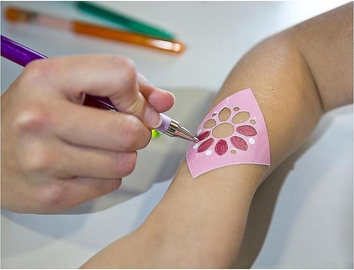 Immagine prodotto Undercover Tatuaggio LOL Surprise 64 pezzi