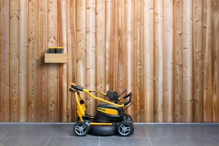 Image du produit Stiga Multiclip 747e V Kit AkkuRasenmäher48 V 2x 4 Ah (Fonctionnement sur batterie)