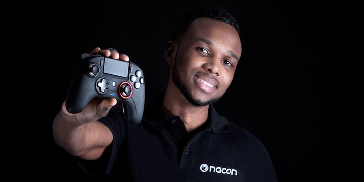 Produktbild Nacon Gaming Revolution Unlimited Pro Controller - Black (PS4)