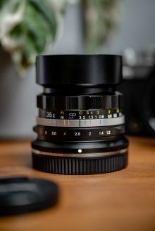 Produktbild Voigtländer Nokton D35mm / 1.2 schwarz (Nikon Z, APS-C / DX)