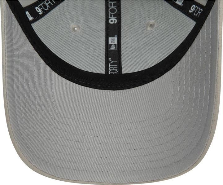 Actual product image New Era 9Forty Strapback Cap - SUEDE VR46 gris