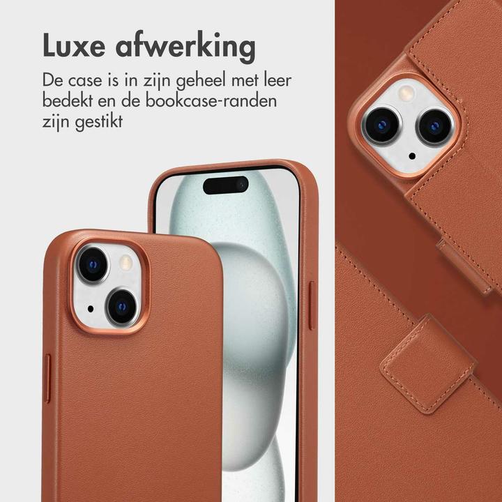 Produktbild Accezz Leather Bookcase 2-in-1 met MagSafe iPhone 15 - Sienna Brown (Apple iPhone 15)