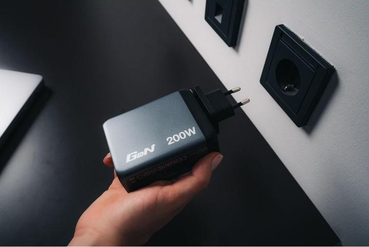 Actual product image Verbatim GNC-200 GaN Charger (200 W)