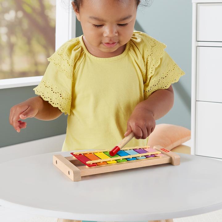 Produktbild Fisher-Price Buntes Xylophon mit Hammerspiel aus Holz (Multilingual)