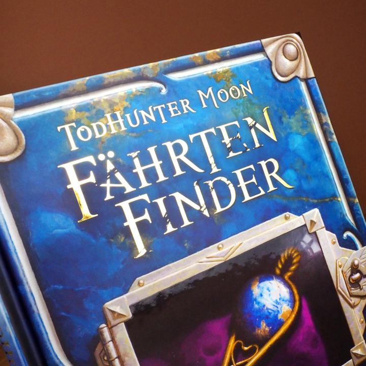 Actual product image DeathHunter Moon 01. tracker (German, Angie saga, 2017)