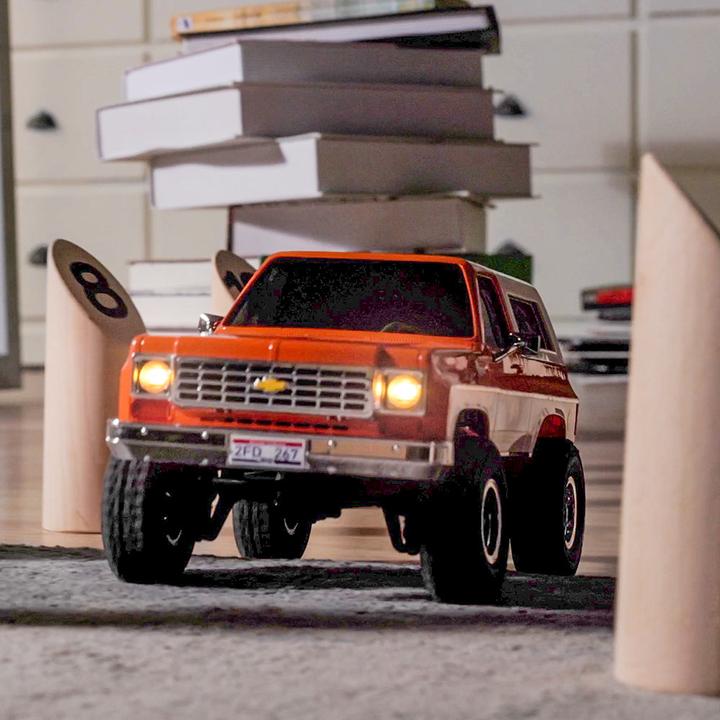 Immagine prodotto FMS Chevrolet K5 Blazer 1:24 arancione - RTR 2.4GHz (RTR pronto all'uso)