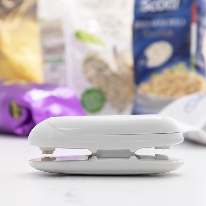 Image du produit InnovaGoods Fermeture de sachets avec cutter et accroche Baseyl (1 x)