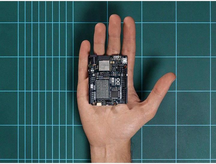 Actual product image Arduino UNO R4 WiFi