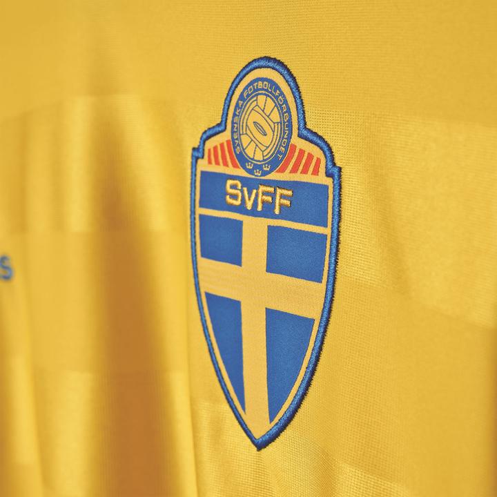 Immagine prodotto adidas Maglia Svezia Bambini EM (140)