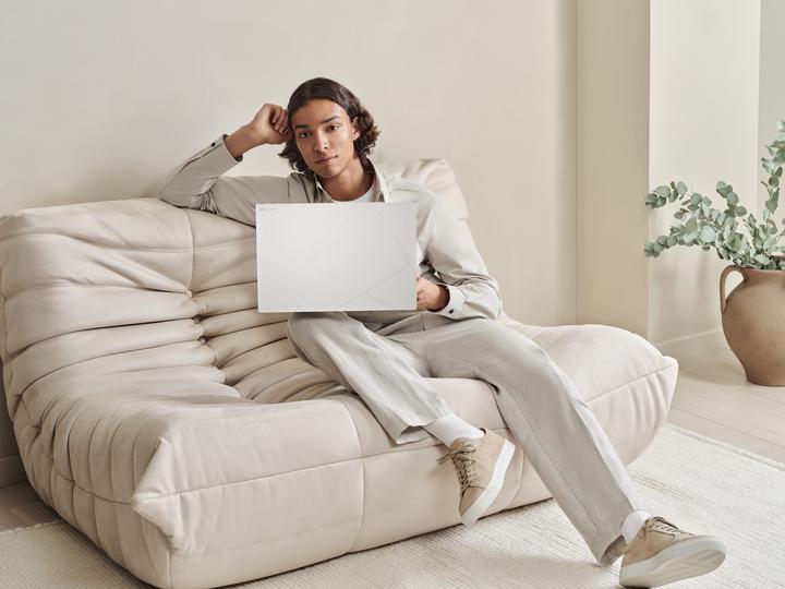 Actual product image ASUS Zenbook S 16 (16", AMD Ryzen AI 9 HX 370, 32 GB, 1000 GB, DE)