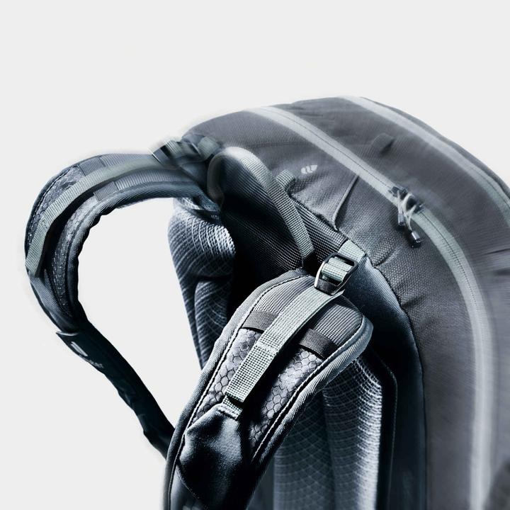 Actual product image Deuter Attack (16 l)