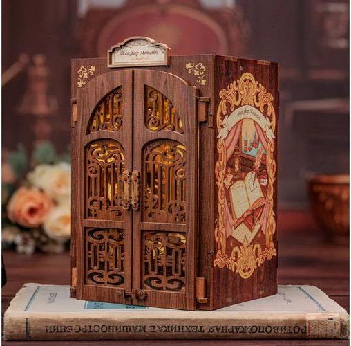 Actual product image Hidden bookshop kit