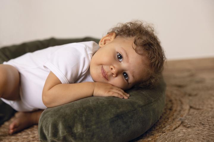 Actual product image Zewi Nursing and positioning pillow velvet bordeaux (190 cm)