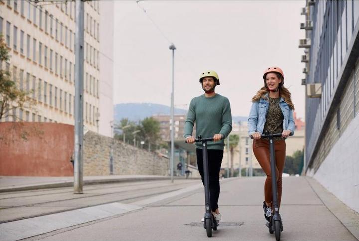 Produktbild Segway-Ninebot Kick Scooter E22E (20 km/h, 22 km, 300 W)