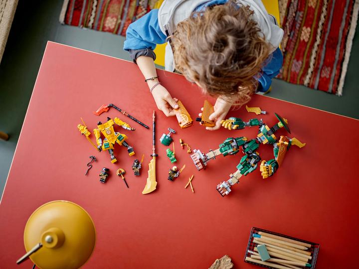 Produktbild LEGO Lloyds und Arins Training-Mechs (71794, LEGO Ninjago)