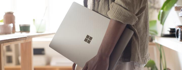 Actual product image Microsoft Surface Laptop (13.50", Intel Core i5-7200U, 8 GB, 256 GB, CH)