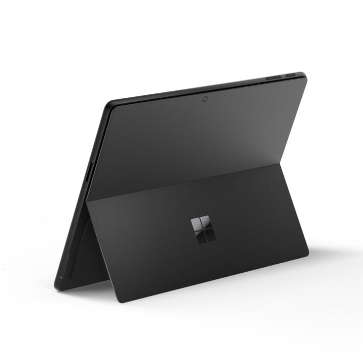 Produktbild Microsoft Surface Pro – Copilot+ PC (mit Netzteil) – 11. Edition (13", Snapdragon X Plus X1P-64-100, 16 GB, 512 GB, Ohne Tastaturlayout)
