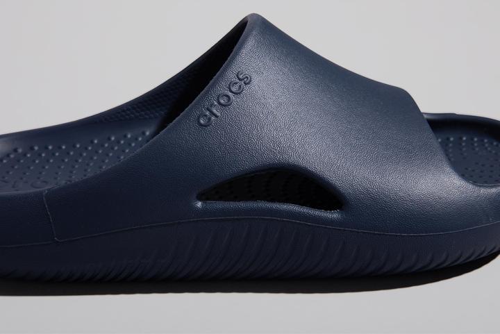 Actual product image Crocs Mellow Recovery Slide (45)