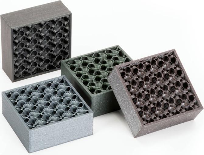 Image du produit Prusa Prusament PLA recyclé 2kg (PLA, 1.75 mm, 2000 g, Vert, Gris, Noir)