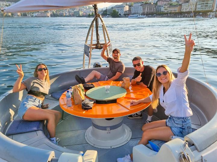 Produktbild Smartbox Barbecue im Donut-Boot auf dem Luganersee für 2 Personen (2 Pers.)