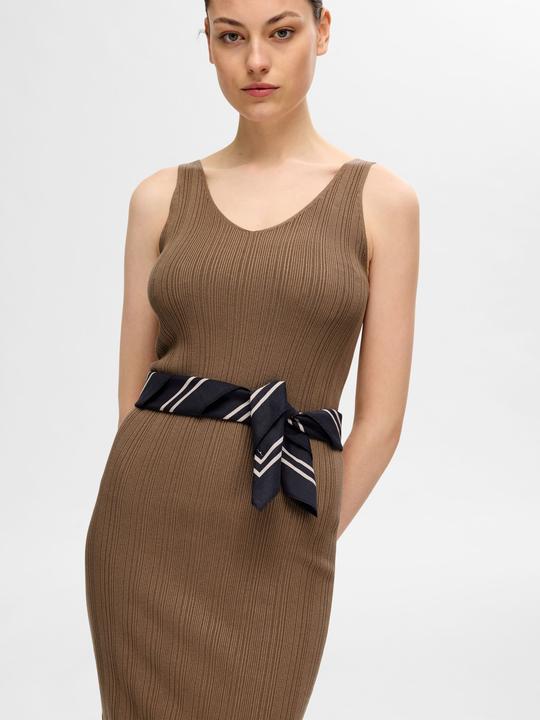 Image du produit Selected Femme Robe midi tricotée (L)