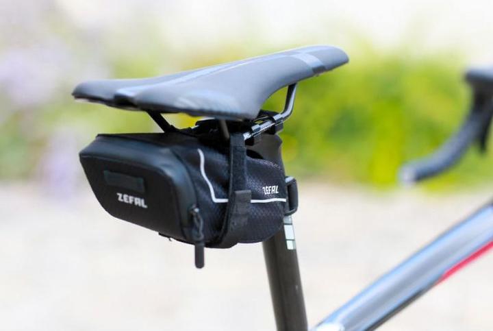 Actual product image Zefal Z Light Pack (1.40 l, Saddle bag)