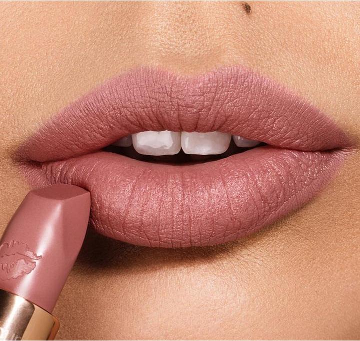 Produktbild Charlotte Tilbury Matte Revolution Lipstick (Very Victoria)