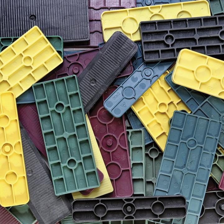 Actual product image Givenchy GV glazing blocks Glass blocks 100x20x4 mm spacer plastic yellow (1000 pcs.)