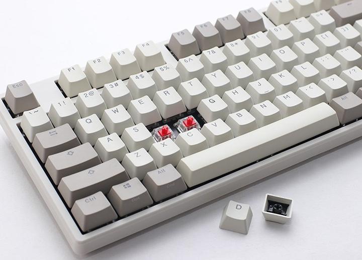 Produktbild Ducky Origin Vintage Gaming Tastatur, Cherry MX-Speed-Silver (DE, Kabelgebunden)