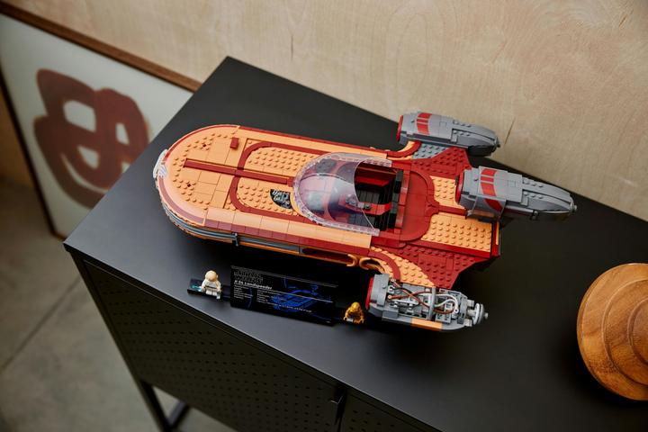 Actual product image LEGO Star Wars - Luke Skywalker's Landspeeder (75341, LEGO Rare Sets)