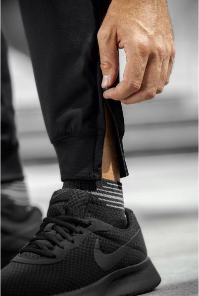 Actual product image Erima Six Wings Trainingshose (M)