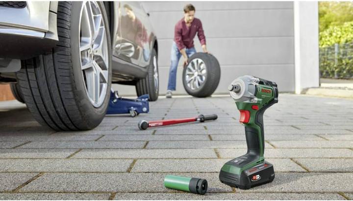 Image du produit Bosch Home & Garden UniversalImpactDrive 18V-350 (Fonctionnement sur batterie)