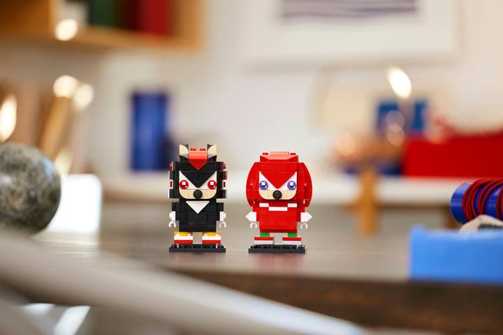 Actual product image LEGO BrickHeadz Sonic the Hedgehog Knuckles & Shadow (40672, LEGO Brickheadz)